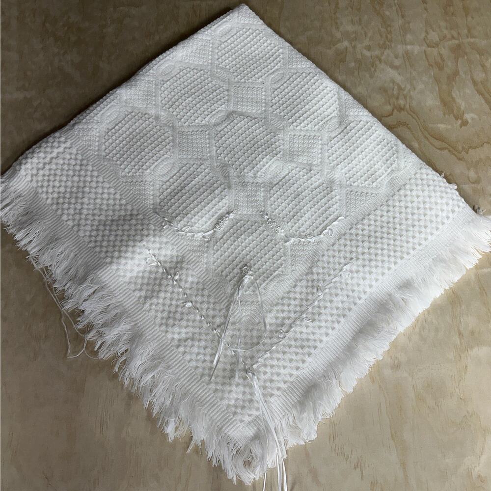Vintage 1970s Friemanit baby blankets lot of 2 - White acrylic Knit